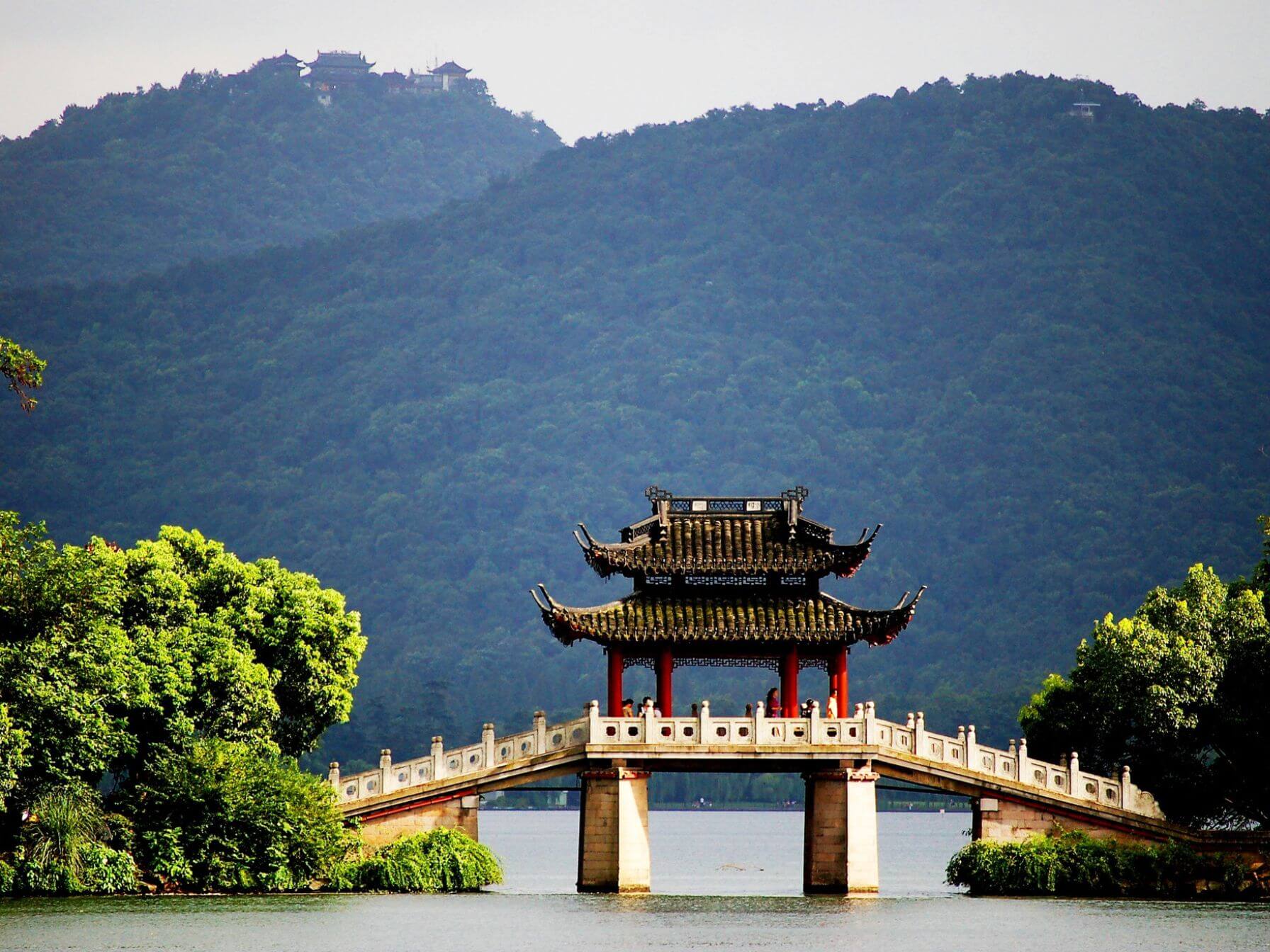 Boutique China in 12 days: courtyards, a bamboo forest and a karst valley